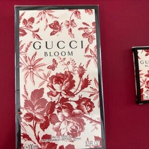 Gucci Beauty Perfume Gift Box - White & Gold Star Moon Design